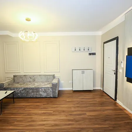 Apartment Miku -charming One Bedroom At Komuna E Parisit *