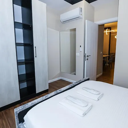 Miku -charming One Bedroom At Komuna E Parisit Apartment *